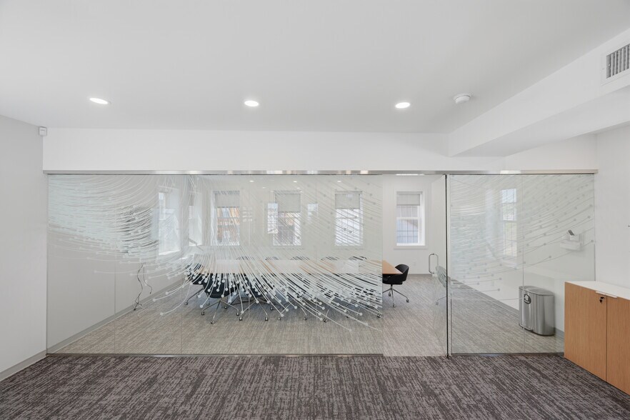More Photos Of 40-42 Bank St, New London Storefront Retail Office For Lease