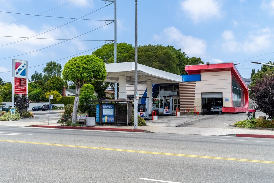 Primary Photo Of 1420-1430 N La Brea Ave, Inglewood Service Station For Sale
