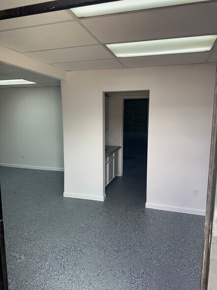 More Photos Of 6134 Airline Dr, Houston Unknown For Lease