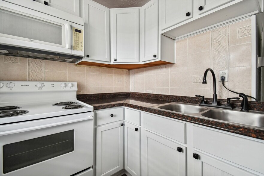 More Photos Of 779 9th Ave N, Saint Petersburg Apartments For Sale