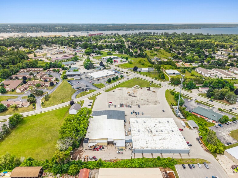 More Photos Of 1019 Egg Harbor Rd, Sturgeon Bay General Retail For Lease