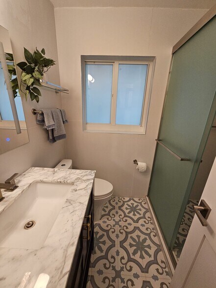 More Photos Of 4512 Seagrape Dr, Lauderdale-by-the-Sea Multifamily For Sale