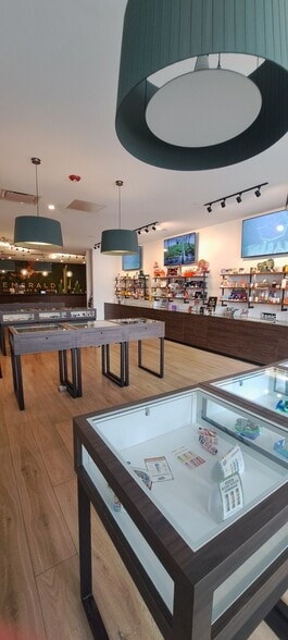 More Photos Of 660 E State Rd, Island Lake Freestanding For Sale