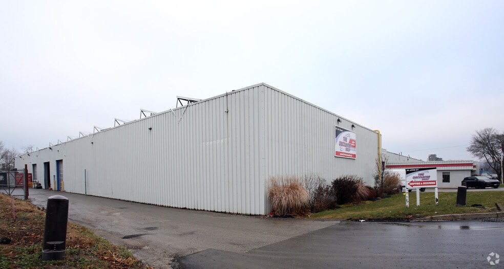 More Photos Of 95 John St, Orangeville Warehouse For Lease