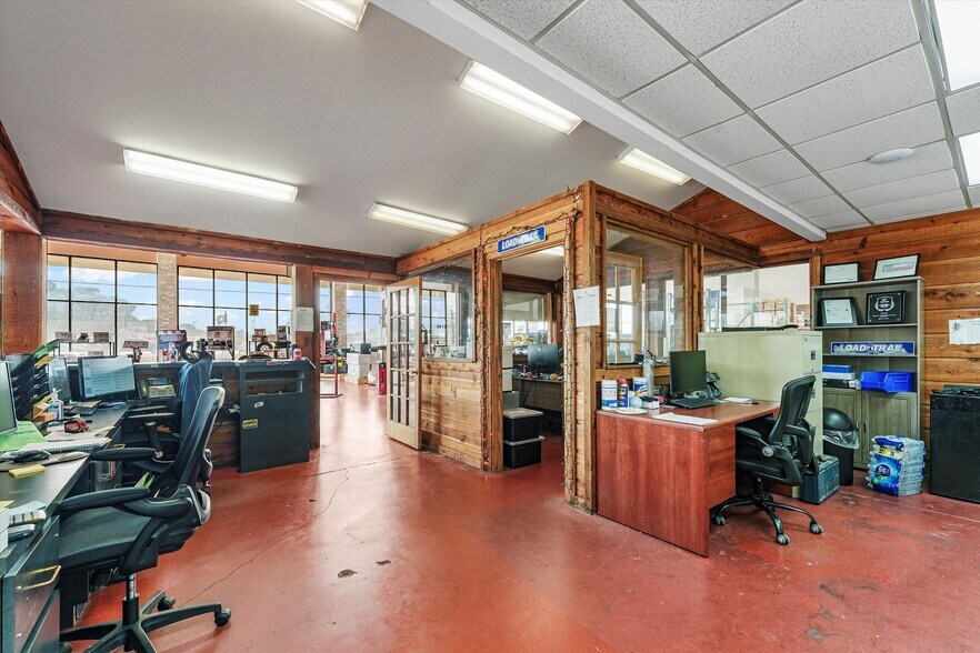 More Photos Of 15150 North Fwy, Houston Freestanding For Sale