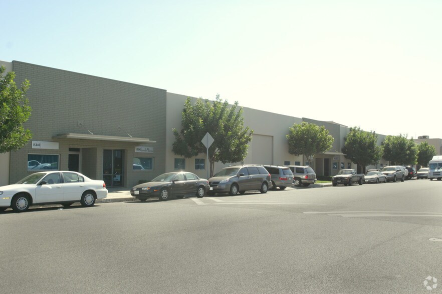 More Photos Of 15340-15362 Texaco Ave, Paramount Warehouse For Lease