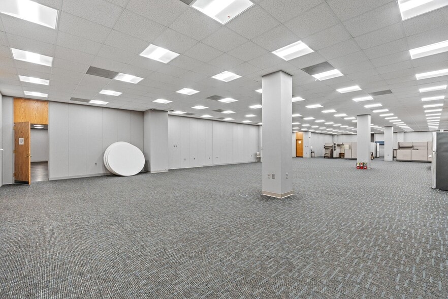 More Photos Of 3600 Wheeler Ave, Fort Smith Office For Sale