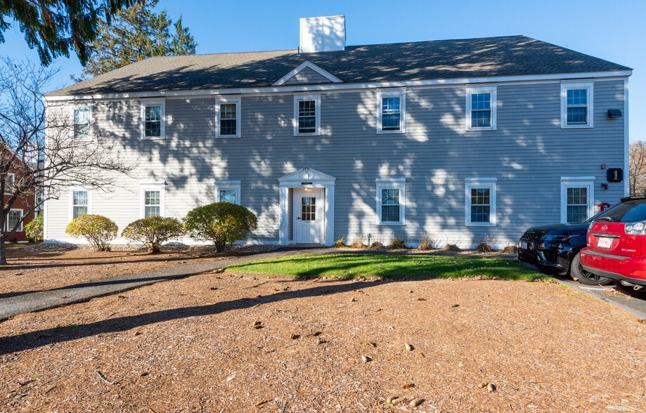 More Photos Of 40 Salem St, Lynnfield Office For Lease