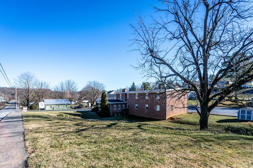More Photos Of 2408 Hickory St, Staunton Religious Facility For Sale