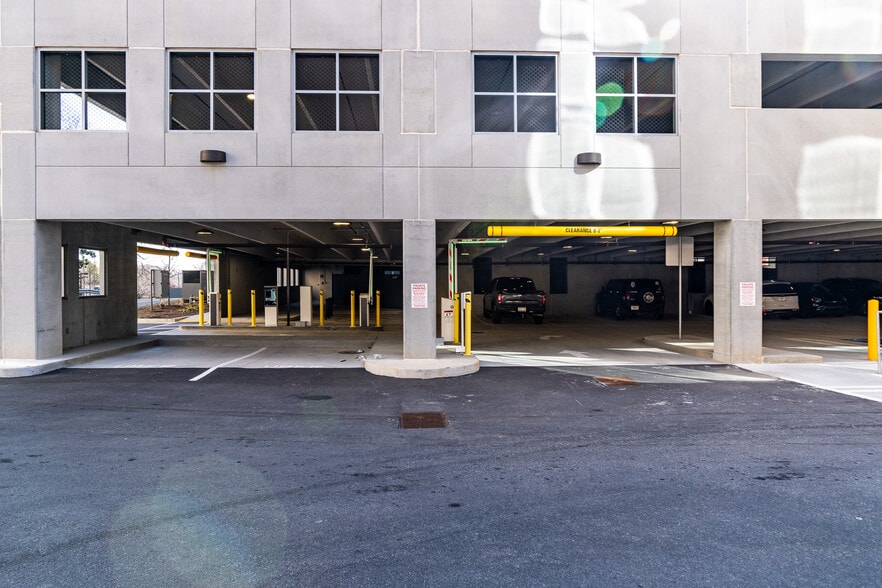 More Photos Of 2021 Peachtree Rd, Atlanta Medical For Lease