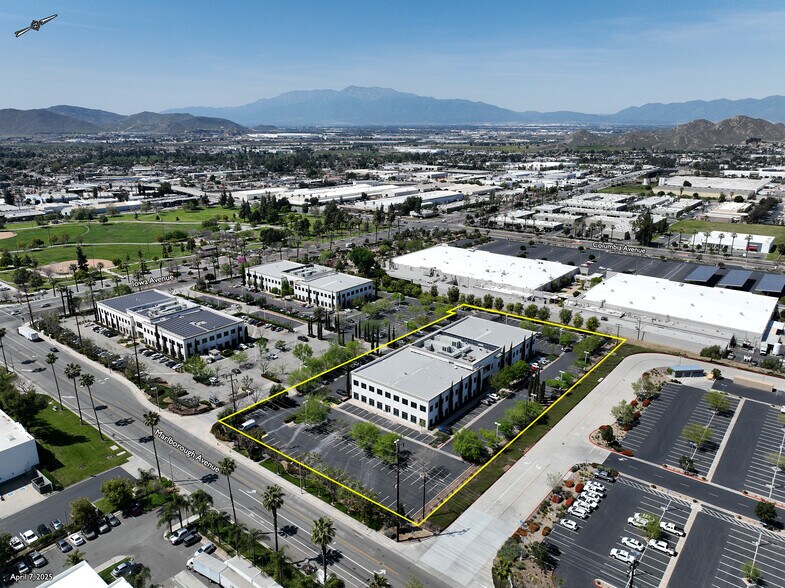 More Photos Of 1450 Iowa Ave, Riverside Office Residential For Lease