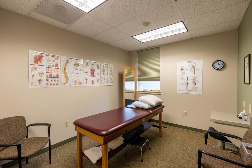 More Photos Of 2645 N 17th St, Coos Bay Medical For Sale