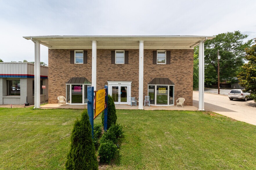 More Photos Of 1914 E Main St, Spartanburg Freestanding For Lease