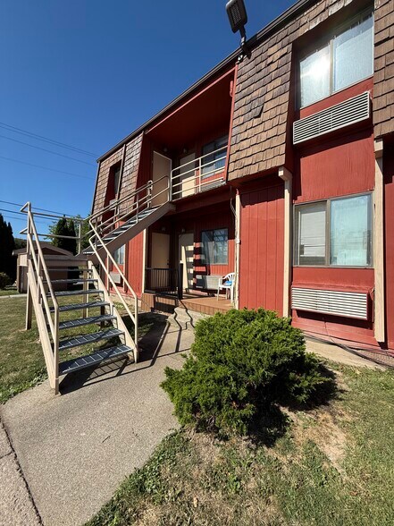 More Photos Of 4822 Hyde Park Blvd, Niagara Falls Apartments For Sale