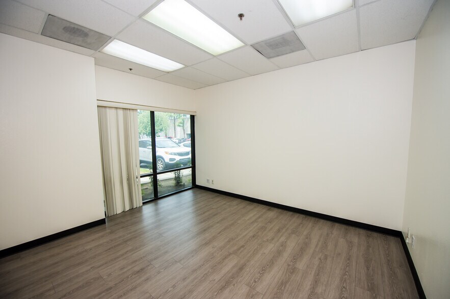 More Photos Of 10291 Trademark St, Rancho Cucamonga Warehouse For Lease