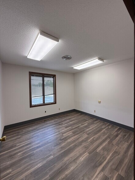 More Photos Of 4656 W Jefferson Blvd, Fort Wayne Unknown For Lease