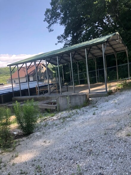 More Photos Of 2407 Winsted Rd, Torrington General Retail For Sale