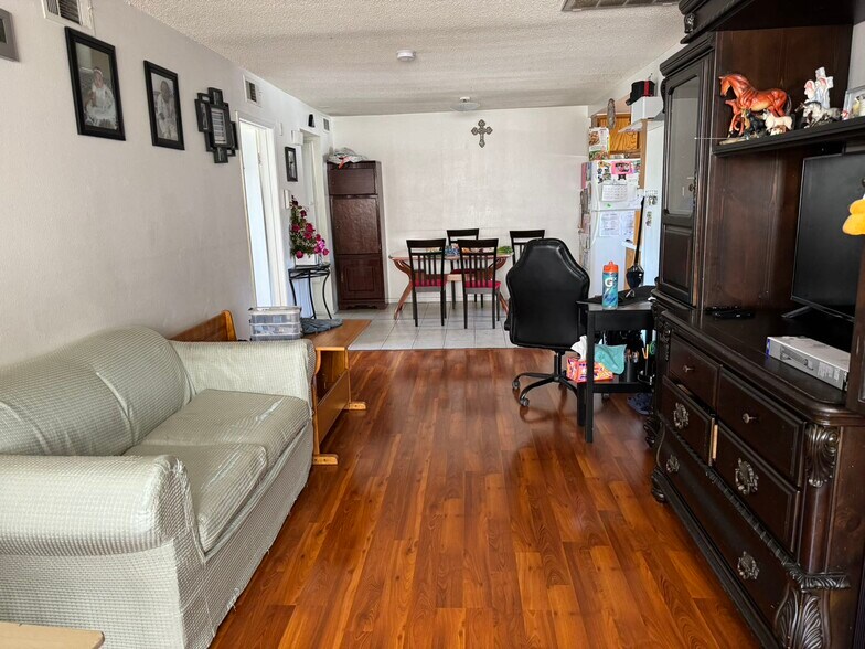 More Photos Of 5335 Huntington Dr N, Los Angeles Apartments For Sale