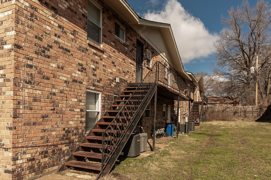 More Photos Of 3081 St. Charles Dr, Memphis Apartments For Sale