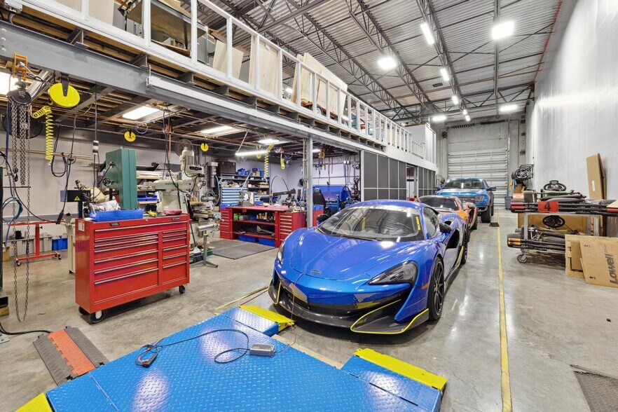 More Photos Of 3700-3718 SW 30th Ave, Fort Lauderdale Warehouse For Sale