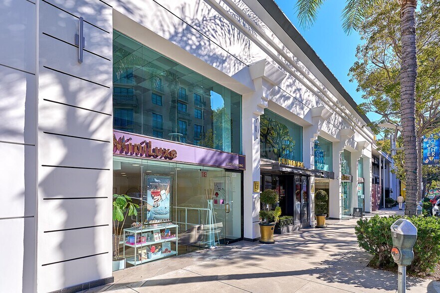 More Photos Of 220-228 N Canon Dr, Beverly Hills Loft Creative Space For Lease