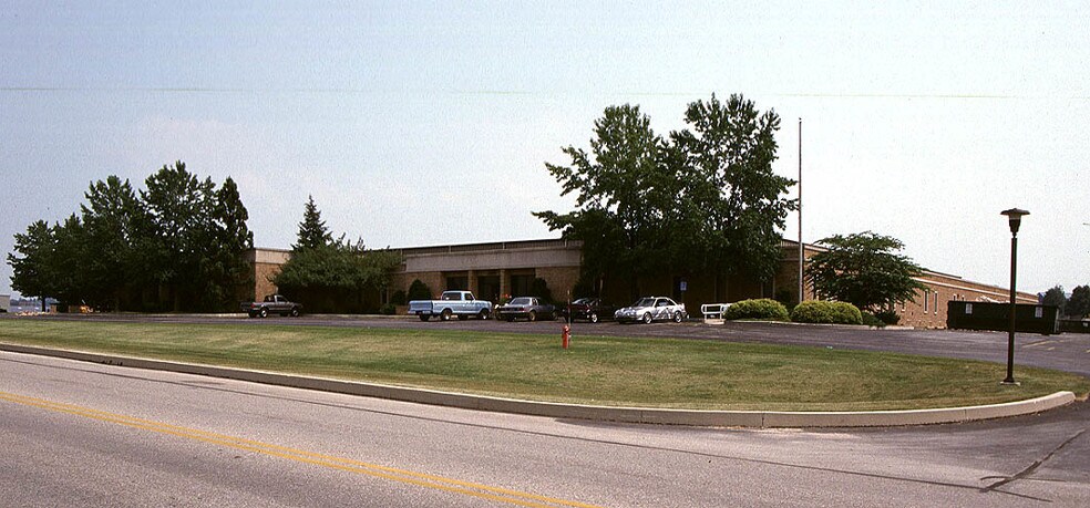 Primary Photo Of 350 Kindig Ln, Hanover Manufacturing For Lease