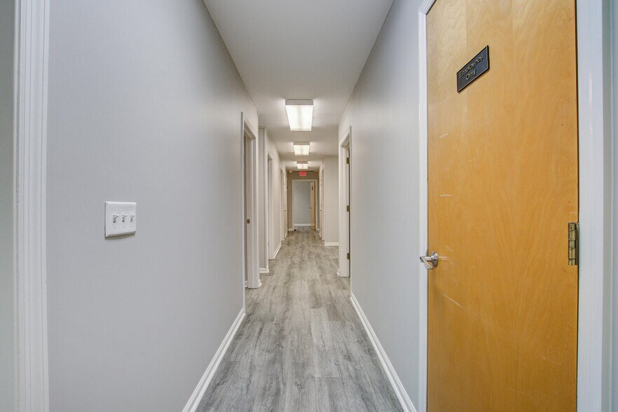 More Photos Of 137 Cedar Dr, Saint Stephen Office For Sale