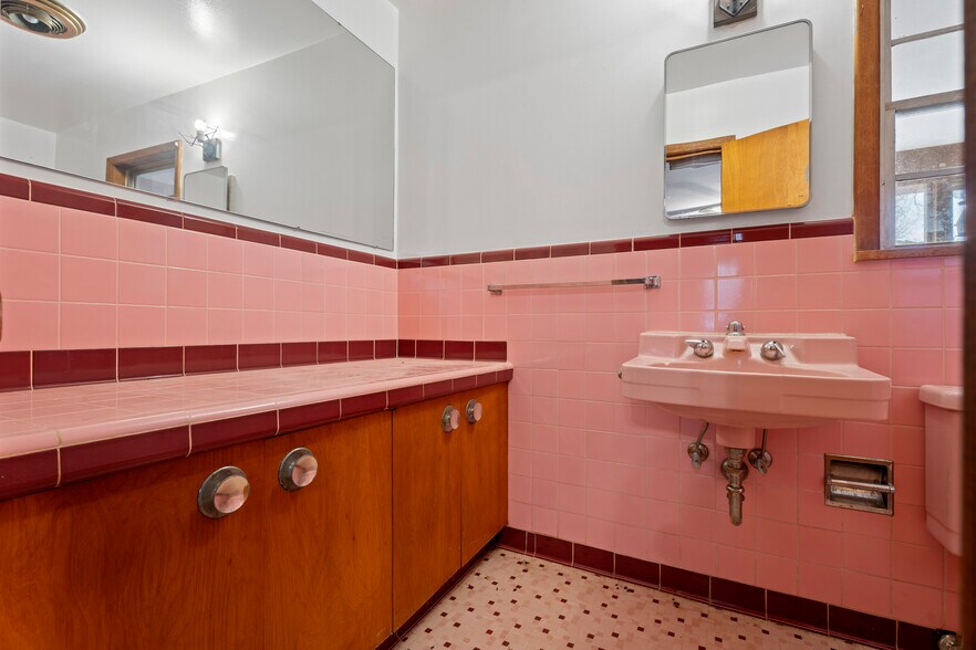 More Photos Of 300 Range St, Marshall Multifamily For Sale