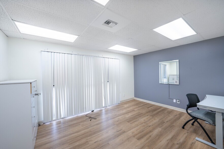 More Photos Of 5995-5997 Brockton Ave, Riverside Medical For Sale