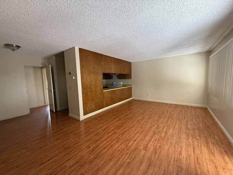 More Photos Of 130 N Alexandria Ave, Los Angeles Apartments For Sale