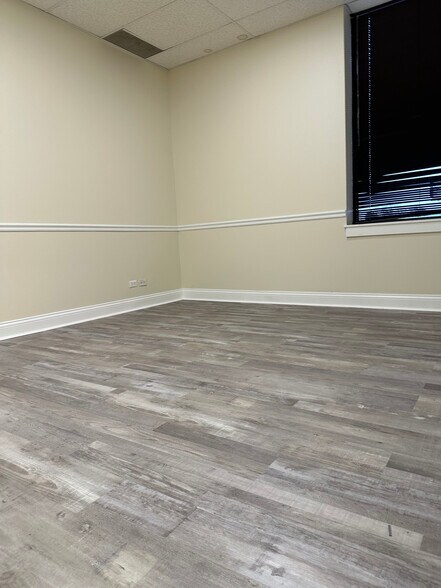 More Photos Of 3033 Ogden Ave, Lisle Medical For Lease