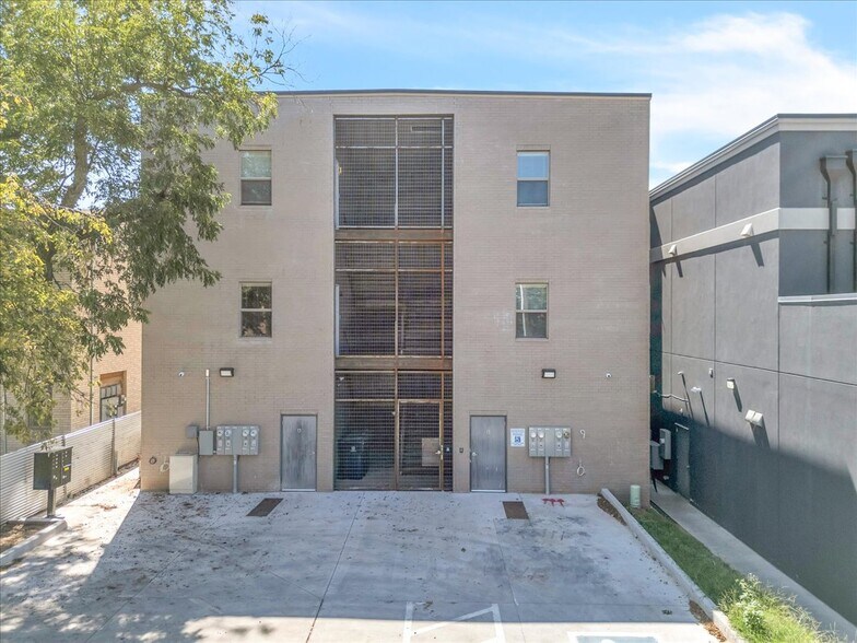 More Photos Of 1625 NW 16th St, Oklahoma City Storefront Retail Residential For Lease