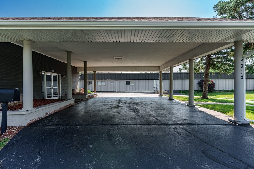 More Photos Of 4312 20th St, Rockford Religious Facility For Sale