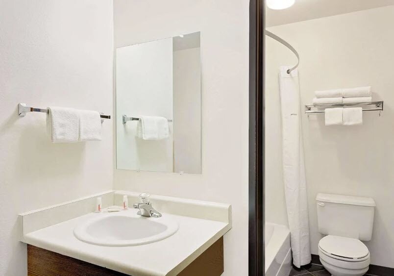 More Photos Of 1214 13th St S, Great Falls Hotel For Sale