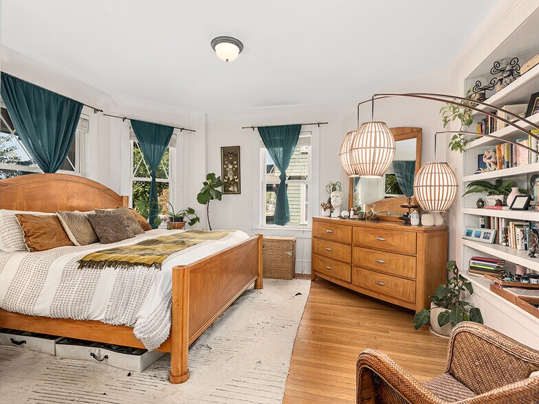 More Photos Of 141 Merrimon Ave, Asheville Office For Sale