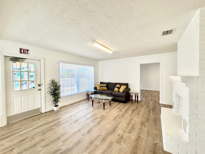 More Photos Of 4795 49th St N, Saint Petersburg Medical For Sale