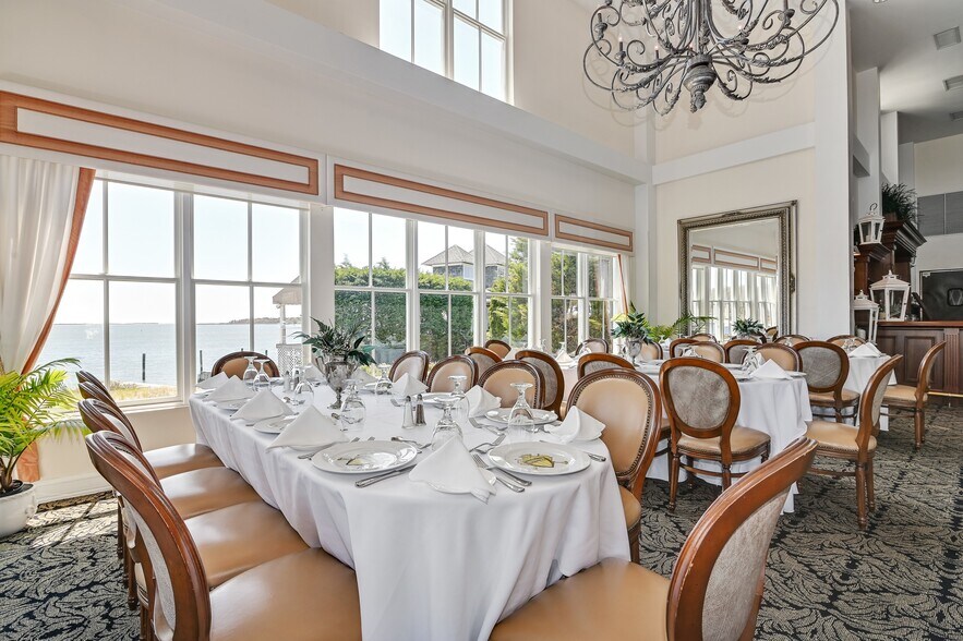 More Photos Of 56-58 S Bay Ave, Eastport Restaurant For Sale