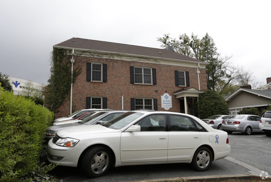 More Photos Of 665 N Academy St, Greenville Office For Lease