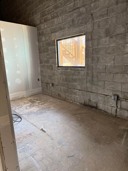 More Photos Of 4715-4717 Harrison Rd, Fredericksburg General Retail For Lease