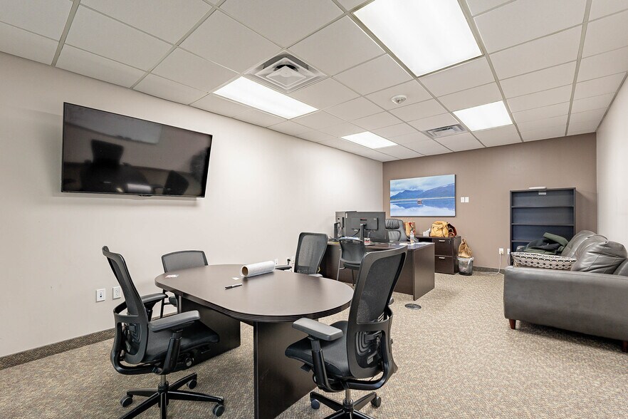 More Photos Of 7310 N 16th St, Phoenix Office For Lease