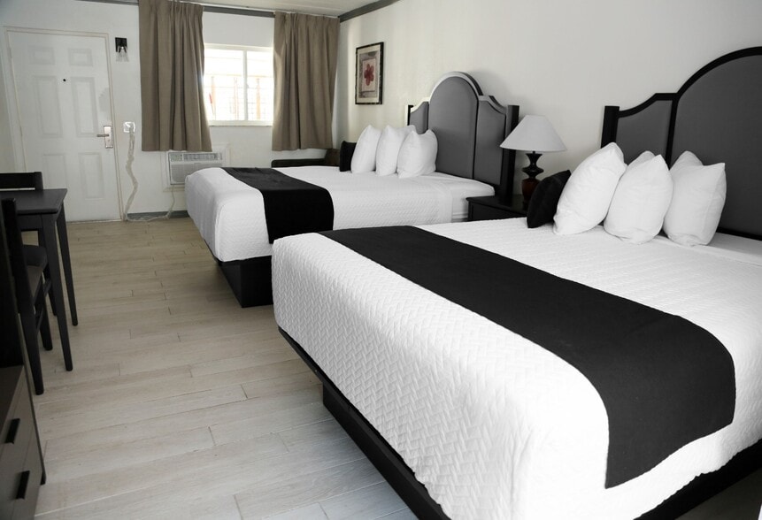 More Photos Of 14711 Gulf Blvd, Madeira Beach Hotel For Sale