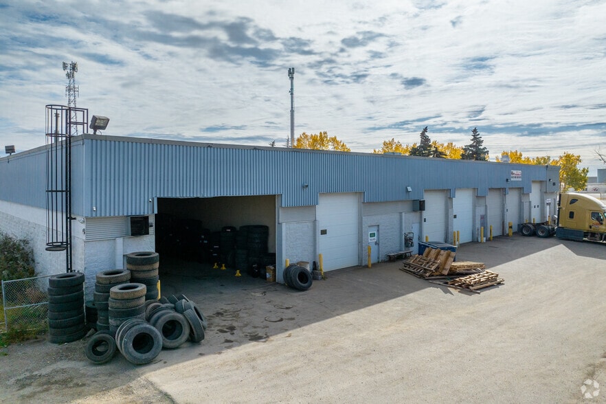 More Photos Of 4316 64 Av, Calgary Warehouse For Sale