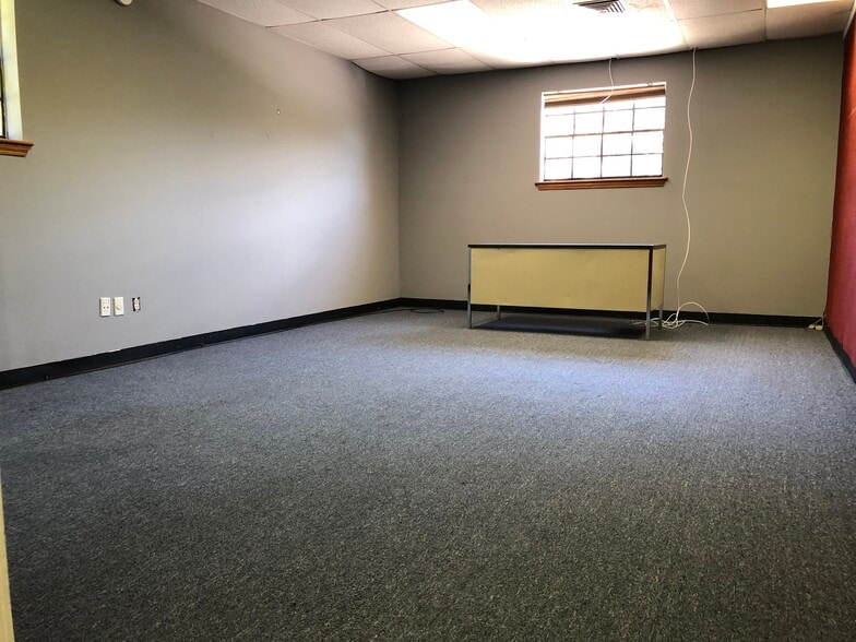More Photos Of 2273 Barataria Blvd, Marrero Loft Creative Space For Lease