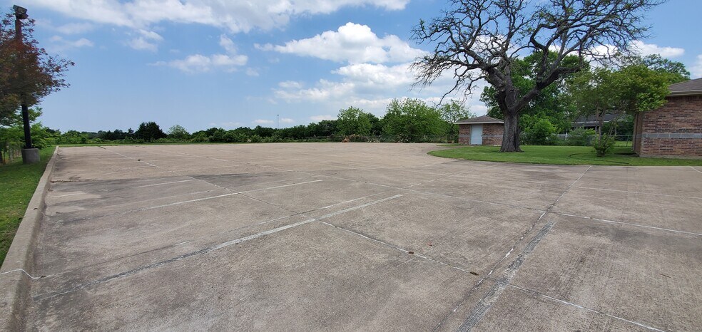 More Photos Of 626 W Main St, Fairfield Lodge Meeting Hall For Sale