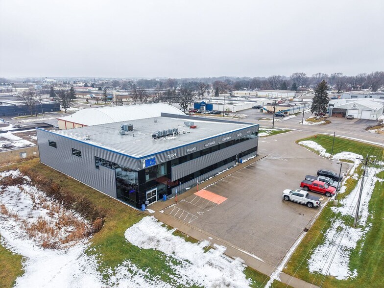 More Photos Of 1820 14th St NW, Rochester Showroom For Sale