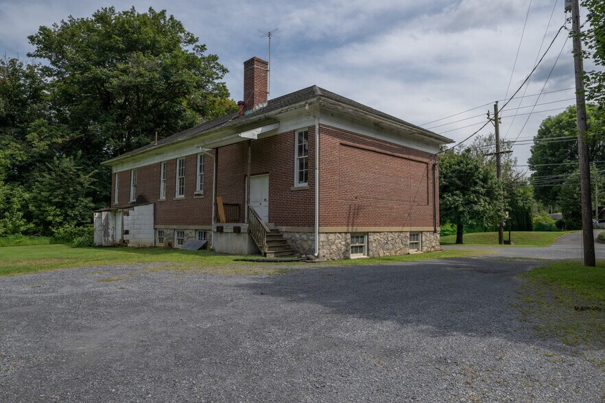More Photos Of 2333 Northwood Ave, Easton Light Manufacturing For Sale