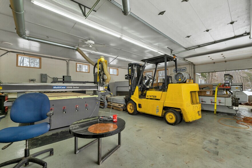 More Photos Of 1 Young Ln, Newmarket Flex For Sale