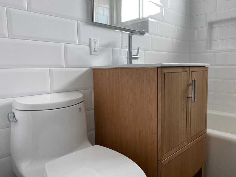 More Photos Of 1120 Logan St, Los Angeles Apartments For Sale