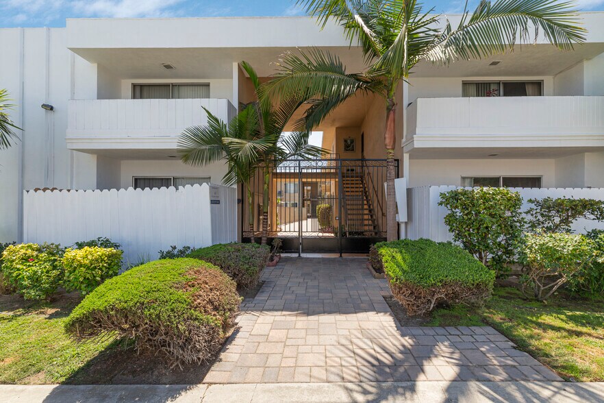 More Photos Of 3444 Emerald St, Torrance Apartments For Sale