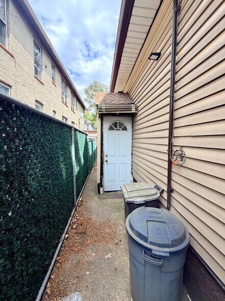 More Photos Of 81 E 43rd St, Brooklyn Land For Sale